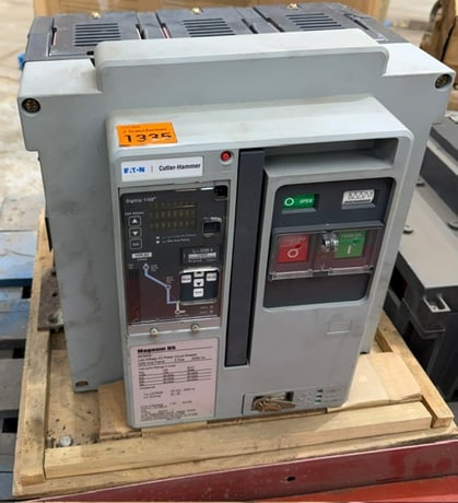 3200 Amps, Eaton, Cutler-Hammer Magnum DS Low voltage ac power circuit breaker - 3200 amp frame, 3 pole - Image 1