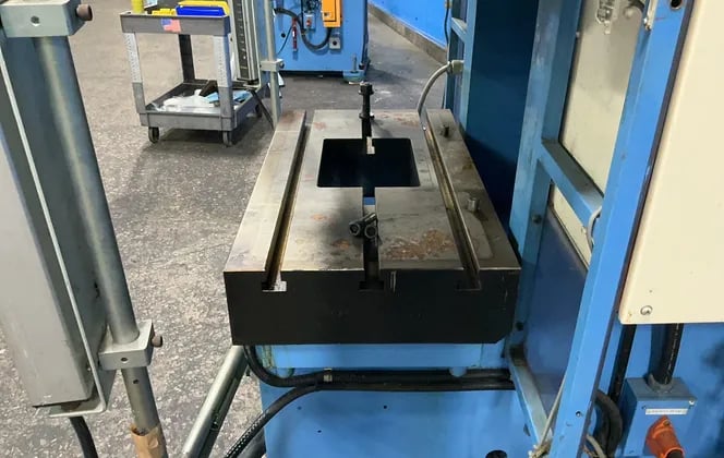 45 Ton, Wasino #PUX45AD, Gap Frame Press, 5-1/2" stroke, 10-1/4" die height, 450 KN, 3.7 KW, 200 V., 3PH - Image 8