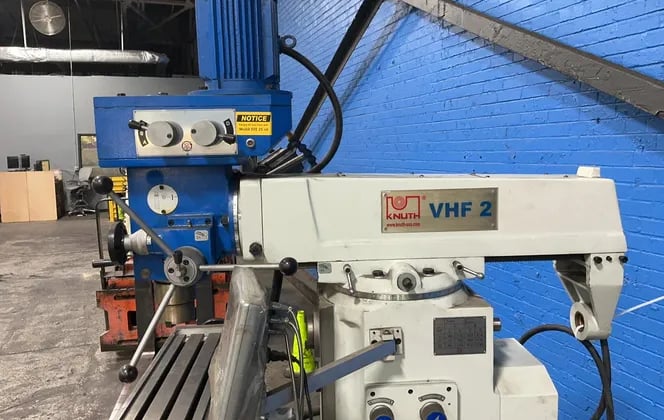 Knuth #VHF-2, Vertical Mill, 10" x 44" table, 6.6 HP, 850/1700 RPM, 220 V., 3PH, 2019 - Image 7