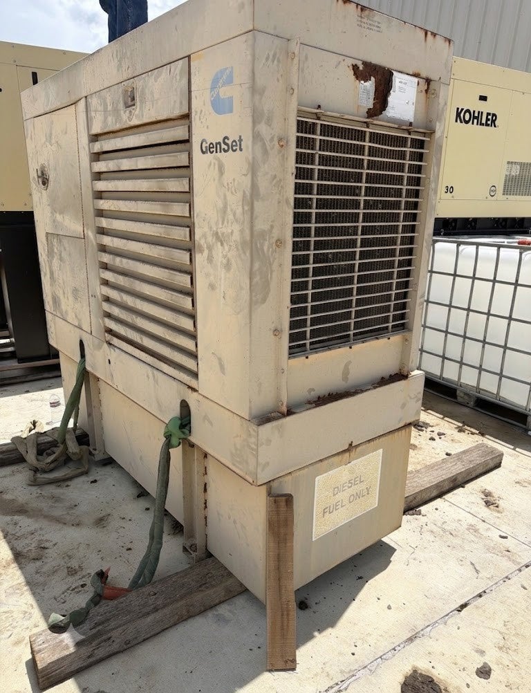 50 KW Cummins Onan #50DGCA, diesel generator set, 4BT 3.9L engine, enclosed, 150 gal. tank, 983 hours - Image 3