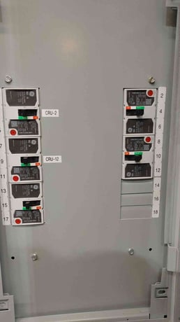 400 Amp. General Electric A-Series II, Panelboard, 480Y/277 Volts, 3PH, Main Breaker, (5) TEY 90A Breakers - Image 3