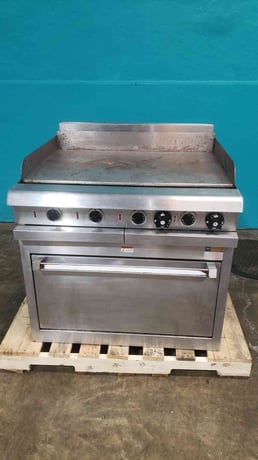 Vulcan #HCR42, 36" Electric Griddle Flat Top Range Oven, 480 V., 3PH - Image 1