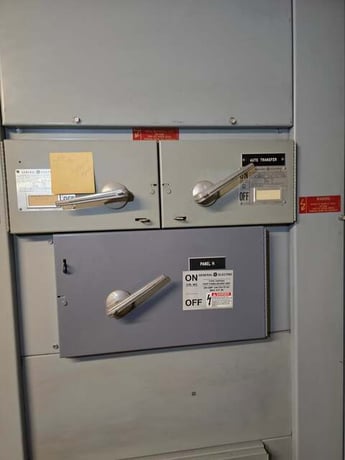 3000 Amps General Electric, Metal Enclosed Switchgear Lineup w/ Integrated Transformer, 7 Sections, 480 x - Image 3