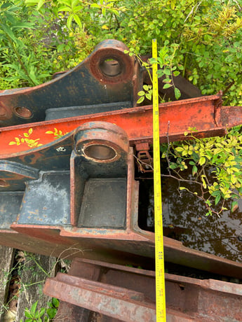 Ford #555-series, backhoe loader - with good tires and attachments. - Image 3