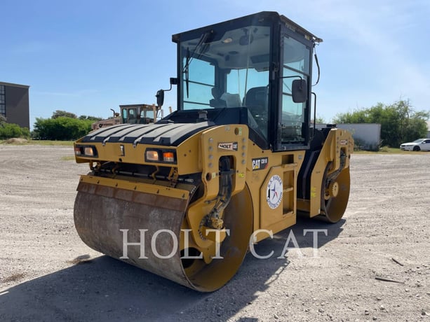 Caterpillar CB10, 851 hours, S/N: P8P00320, 2018 - Image 1