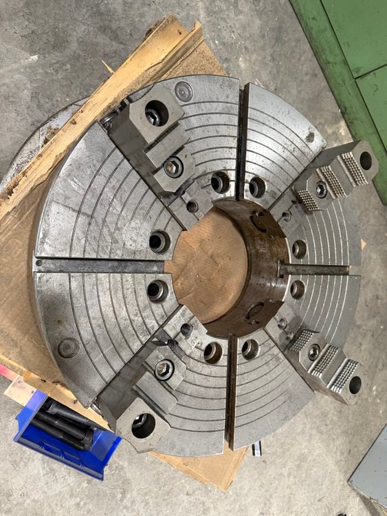 28" Bison, 4-jaw chuck, 10.5" hole, A1-15 mount, 2 piece jaws - Image 3