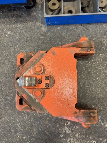 4" x 4" x 3/8" Scotchman #5014-CM, hydraulic ironworker, 50 ton, 4" throat - Image 10