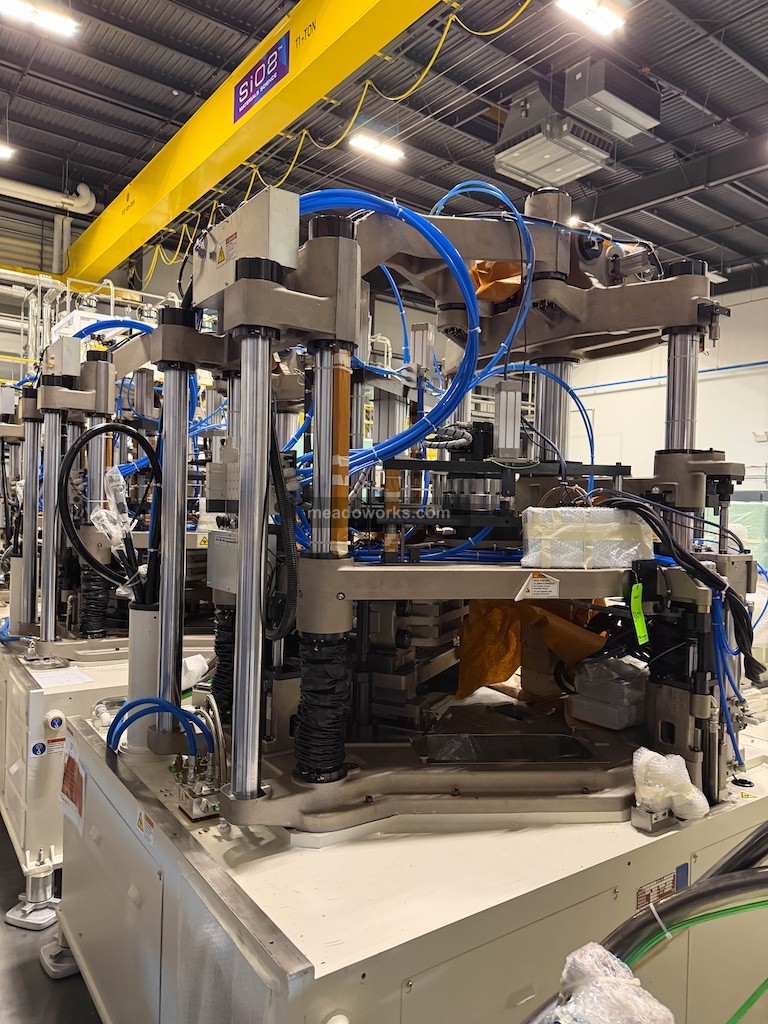 Aoki #AHC-150-20, Blow Molding Machine, 220 Volts, 3PH, 2020, (2 available) - Image 8