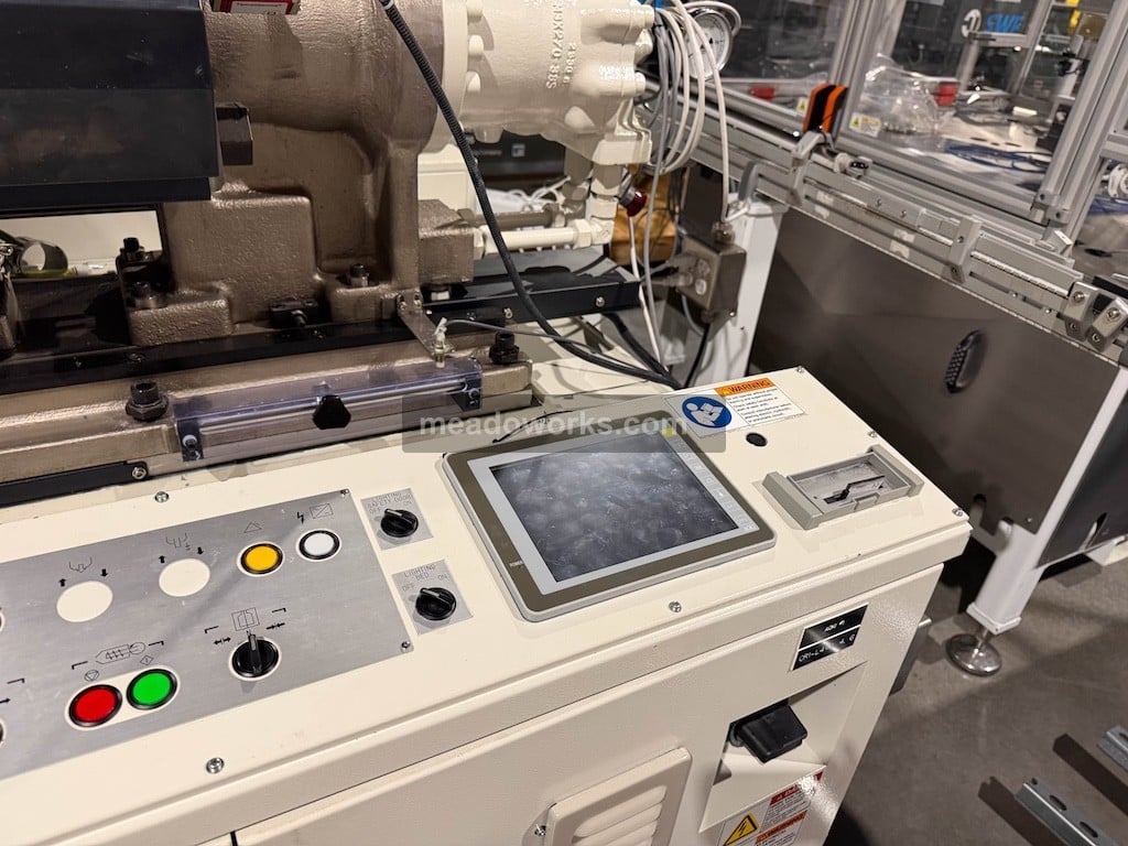 Aoki #AHC-100-12, Blow Molding Machine, plastic bulk container, 1102 lb. load capacity, 2012 - Image 5