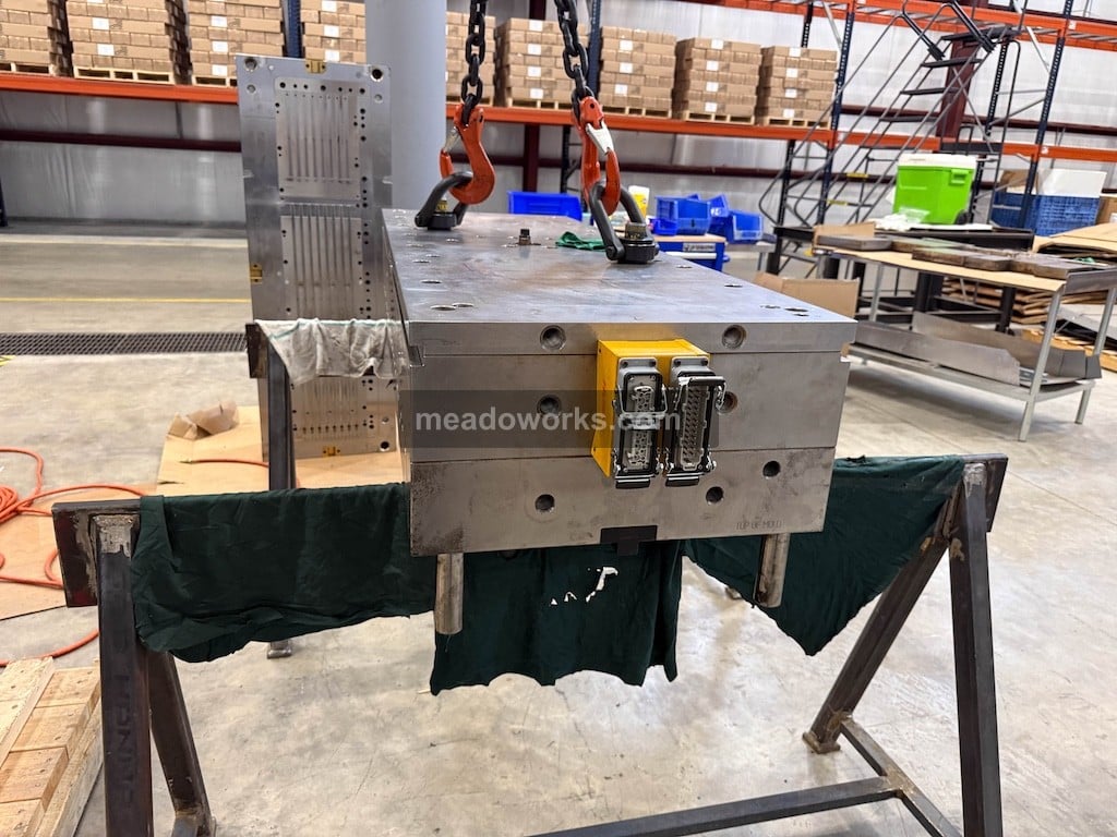 Innovation Mold & Design, Cable Tie Mold, 8 cavity, 48" cable ties, inserts to make 36" cable ties, Husky hot - Image 4