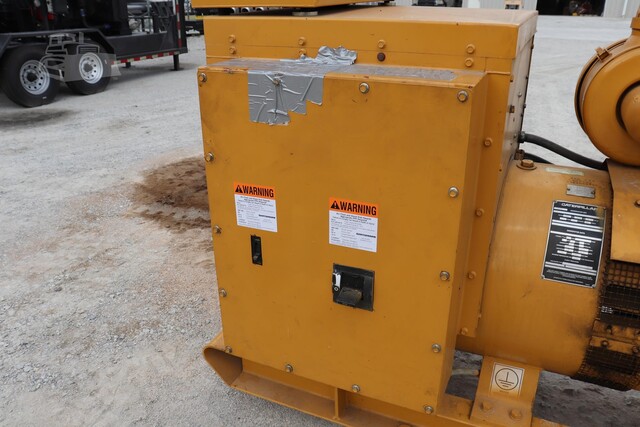 200 KW Caterpillar #SR-4, Diesel Generator Set, 480 Volts, 3306B engine, 1800 RPM, 3PH, 981 hours, no radiator - Image 6