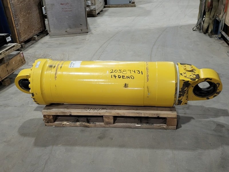 Komatsu #RTEM8353, Hoist Cylinder Assembly, 2022 - Image 4
