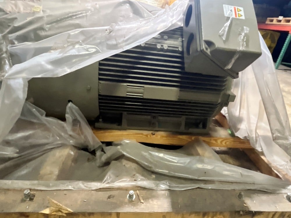 350 HP 1800 RPM General Electric, Frame 509LL, BB, 460 Volts, New Surplus - Image 3