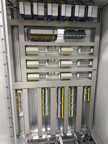 Lenze, Hermann, Siemens, Rittal, Keyence, Servo Drives, Pumps - Image 2