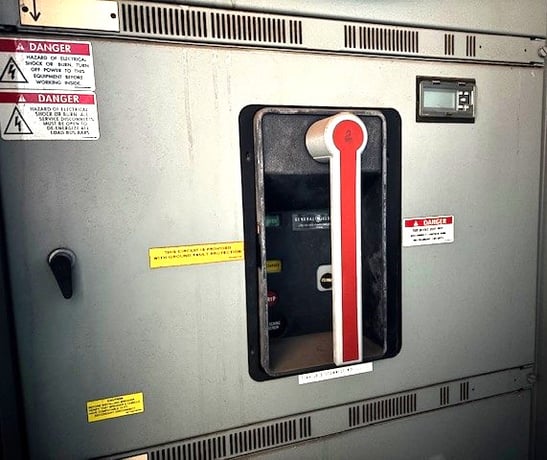 1600 Amp, General Electric, #AKR-10D-50, Air Circuit Breaker, in Duplex Enclosure (2 available) - Image 3