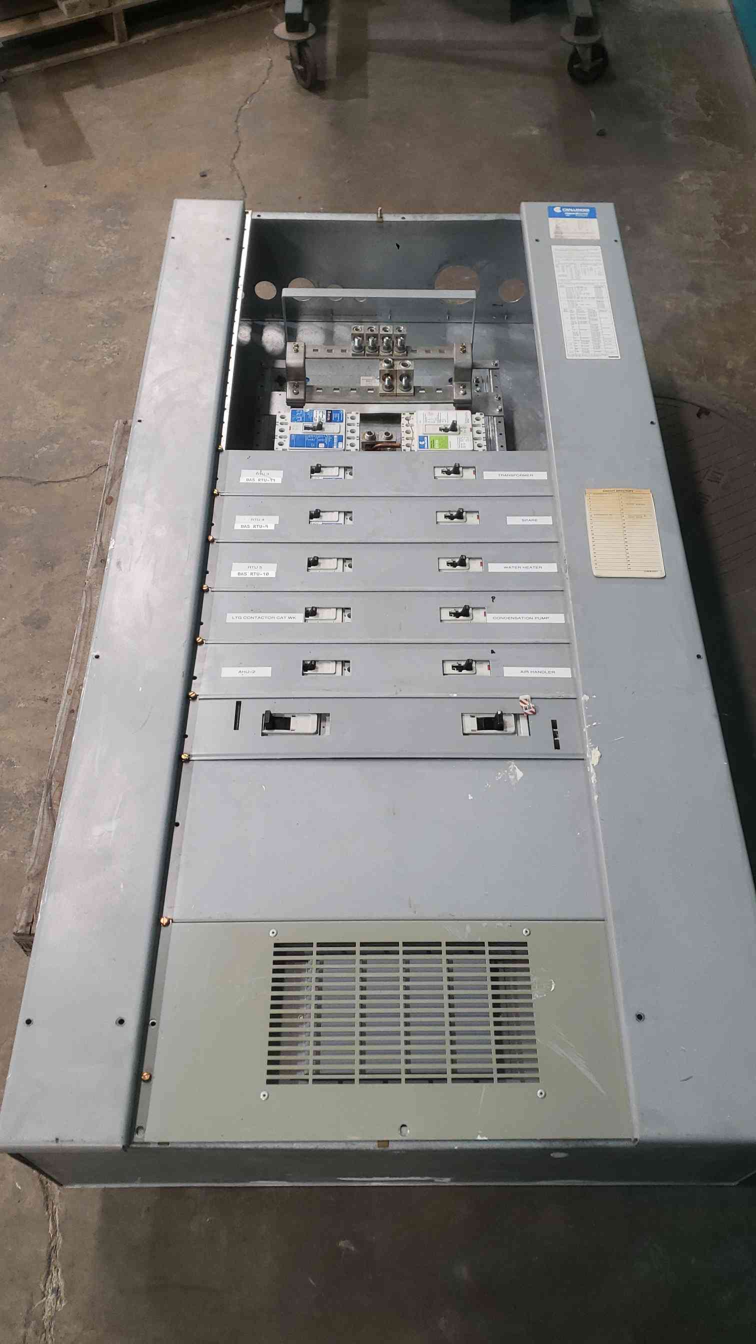 600 Amp. Challenger PM4, Distribution Panelboard, 480 Volts, 3 Phase, 250A & 100A 3-Pole Breakers, AS IS - Image 1