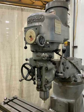 Bridgeport #Series-I, ram type vertical mill, 9" x42" table, 1.5 HP, 1 shot lube, R8 taper - Image 4