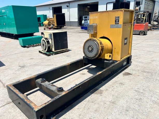 300 KW, 1800 RPM, Caterpillar #SR4, Generator End, 480 Volts, 12 wire, controller, breaker & frame, 3PH, 1550 - Image 3