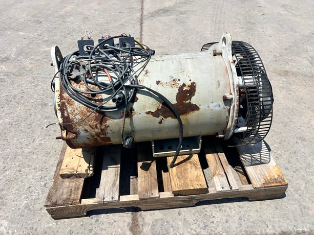 60 KW Kohler #60REOZJB, Generator End, 480 Volts, 12 wire, 1PH/3PH, 5000 hours, 2002 - Image 1