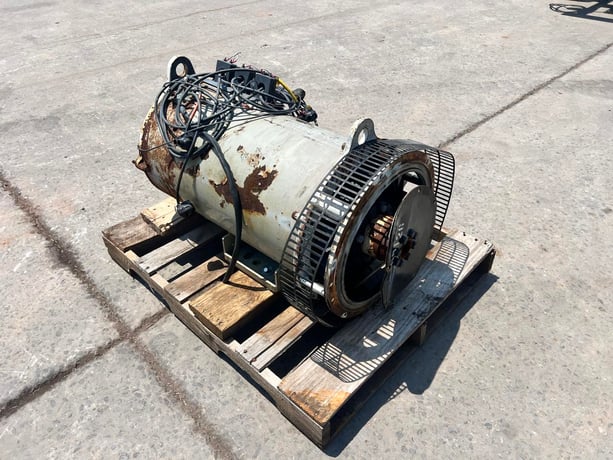 60 KW Kohler #60REOZJB, Generator End, 480 Volts, 12 wire, 1PH/3PH, 5000 hours, 2002 - Image 2