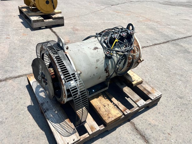 60 KW Kohler #60REOZJB, Generator End, 480 Volts, 12 wire, 1PH/3PH, 5000 hours, 2002 - Image 4