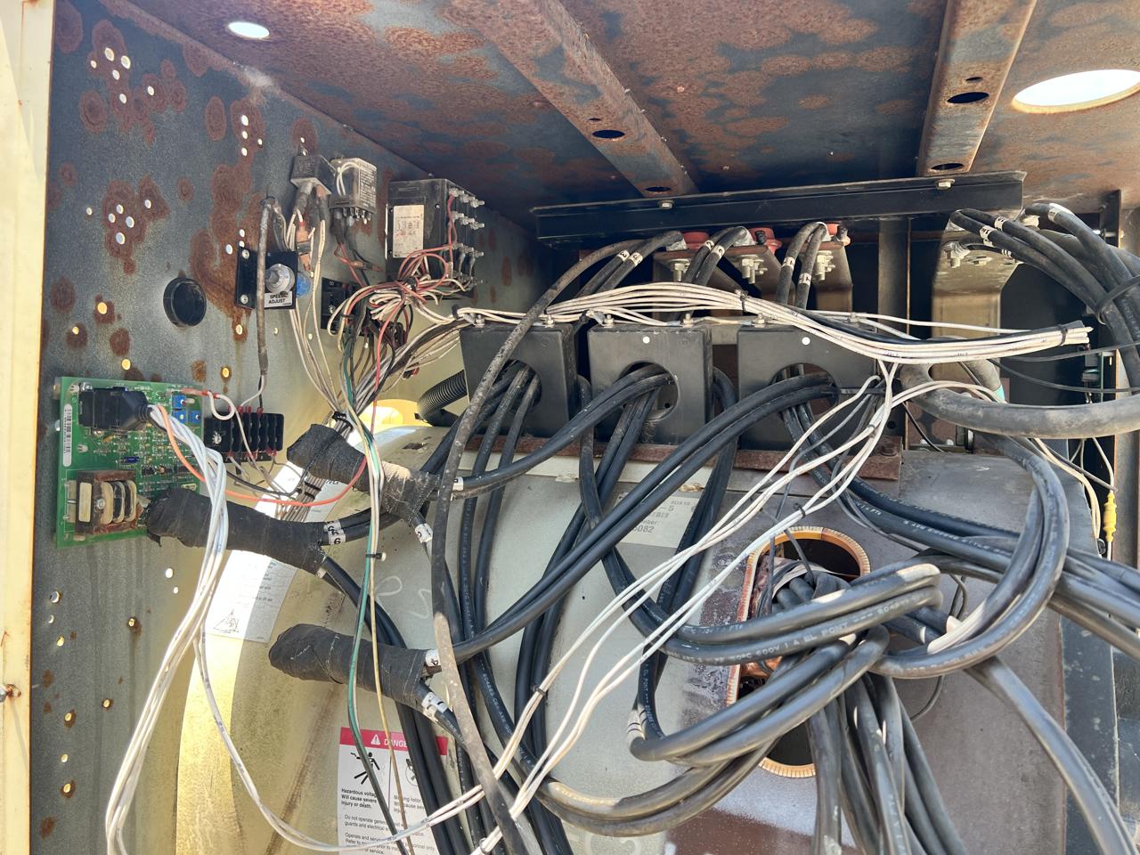 250 KW, 1800 RPM, Kohler #250REOZJD, Generator End, 277/480 Volts, 12 wire, circuit breaker, 3PH, 300 hours - Image 9