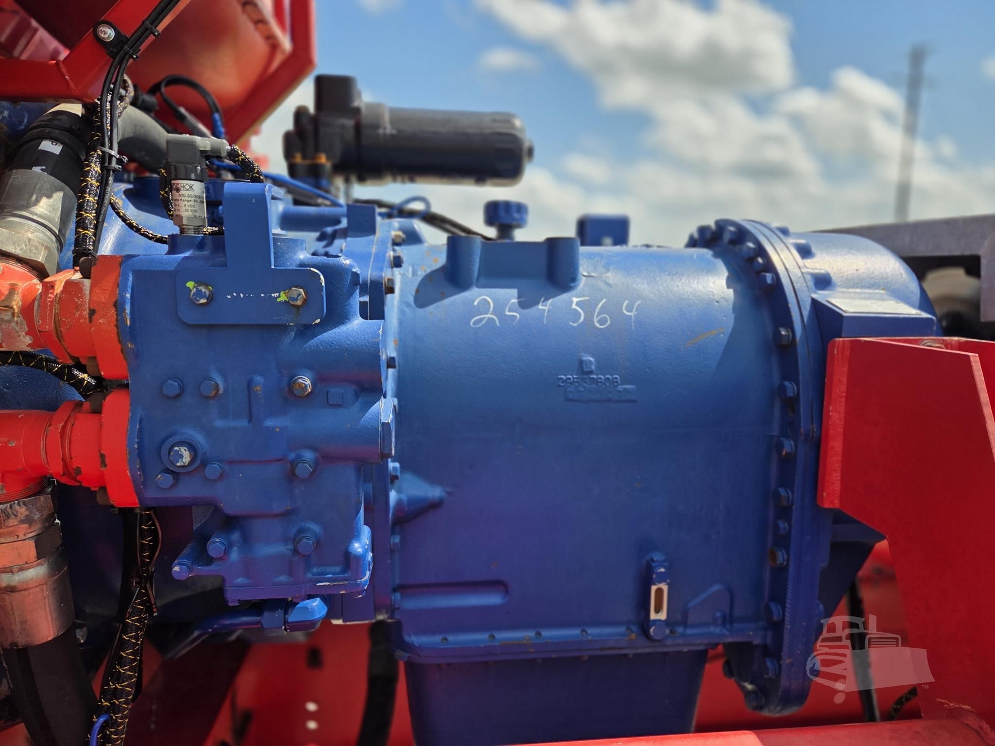 2250 HP Stewart & Stevenson #FT2251T, triplex frac pump trailer, refurbished, export only, 2011 - Image 7