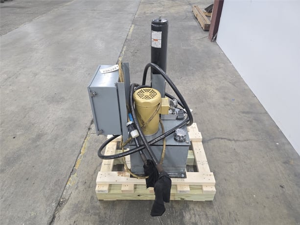 2 HP Xaloy, hydraulic power unit, Parker 366 cu. in. piston accumulator, 4,000 PSI, 1,200 PSI precharge, 1755 - Image 2