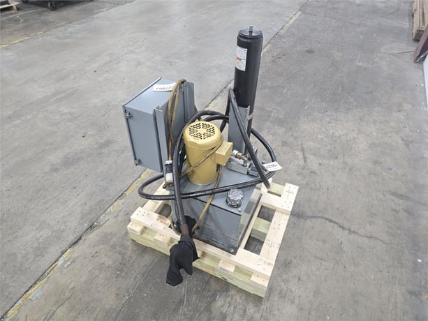 2 HP Xaloy, hydraulic power unit, Parker 366 cu. in. piston accumulator, 4,000 PSI, 1,200 PSI precharge, 1755 - Image 3