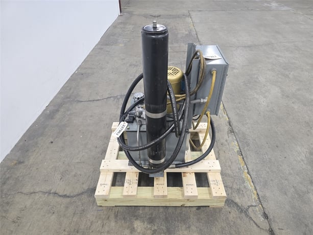 2 HP Xaloy, hydraulic power unit, Parker 366 cu. in. piston accumulator, 4,000 PSI, 1,200 PSI precharge, 1755 - Image 5