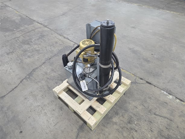 2 HP Xaloy, hydraulic power unit, Parker 366 cu. in. piston accumulator, 4,000 PSI, 1,200 PSI precharge, 1755 - Image 10