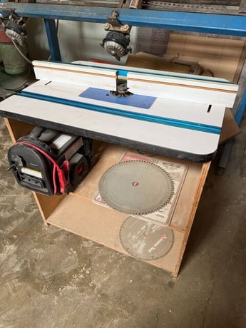 Makita #RP2301FC, Router Table w/ Plunge Router, 3.25 HP, 9000-22,000 RPM, 120 Volt, sliding fence, insert - Image 1