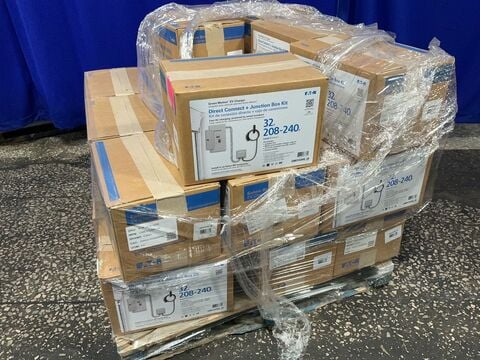 Eaton, Direct Connection and Junction Boxes Kit, Smart Breaker Charger, 32 A, 208-240 Volts - Image 1