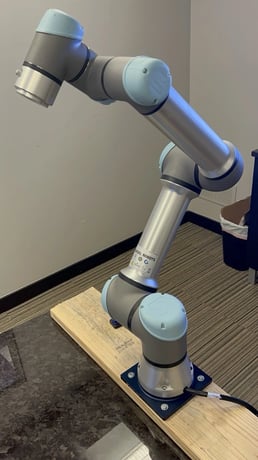 Universal Robots, ur- 5e, Cobot Robot w/ control box & teach pendant, 2021 - Image 9