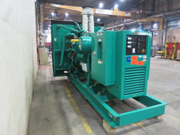 500 KW Cummins #GTA28, Natural gas generator set, 277/480 Volts, 496 hours, 770 HP @ 1800 RPM, weather - Image 4