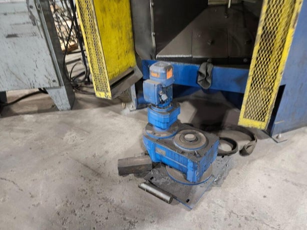 Wheelabrator, Spinner Hanger Blast Machine, 34 HP blast wheel, dust collector, reclaim elevator - Image 4