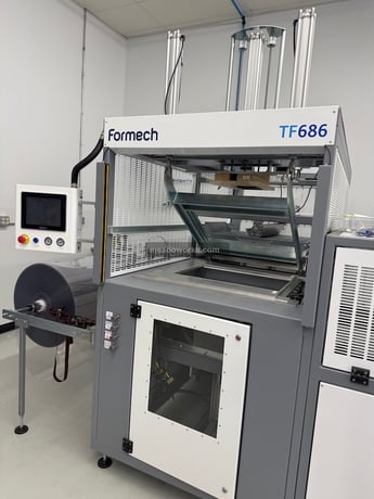 Formtech #TF686, Thermoforming Machine, (9) rolls of MedPet 90 medical grade PET material, Formtech roller - Image 3