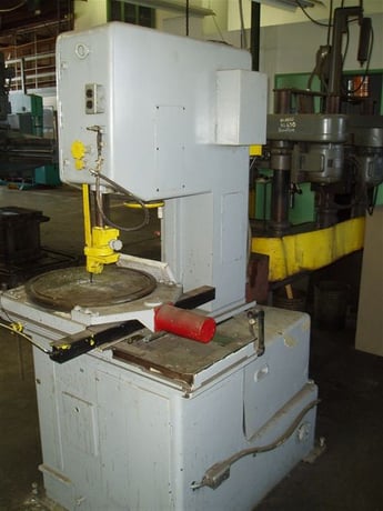 18" x 13" Amada #VAC-500, band saw, 156" x 1" blade, 2 HP, variable blade speeds, 1971 - Image 2