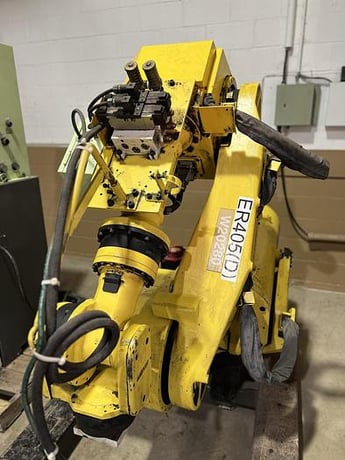 Fanuc, R-2000iA/200R, 6-Axis Articulated Robot, RJ3iB Controller, 2004 (3 available) - Image 3