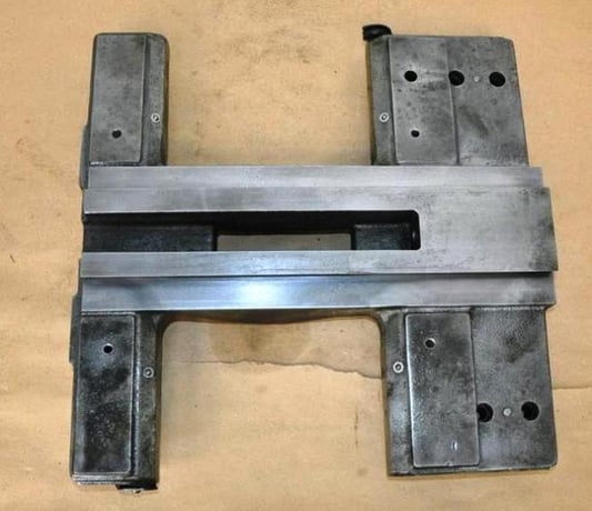 Clausing #719-005, Saddle for 6900 Series Lathes - Image 4