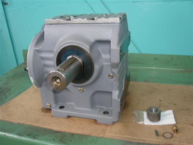 Sew-Eurodrive #S87A, Gear Box Speed Reducer, 45 RPM Output, 39.00 :10 Ratio - Image 3