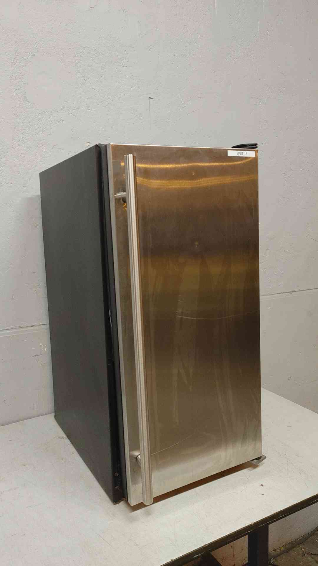 U-Line #U-ADA15IMS-00A, 15" ADA Series Ice Maker, 115 V., 2.5A, 1PH - Image 3