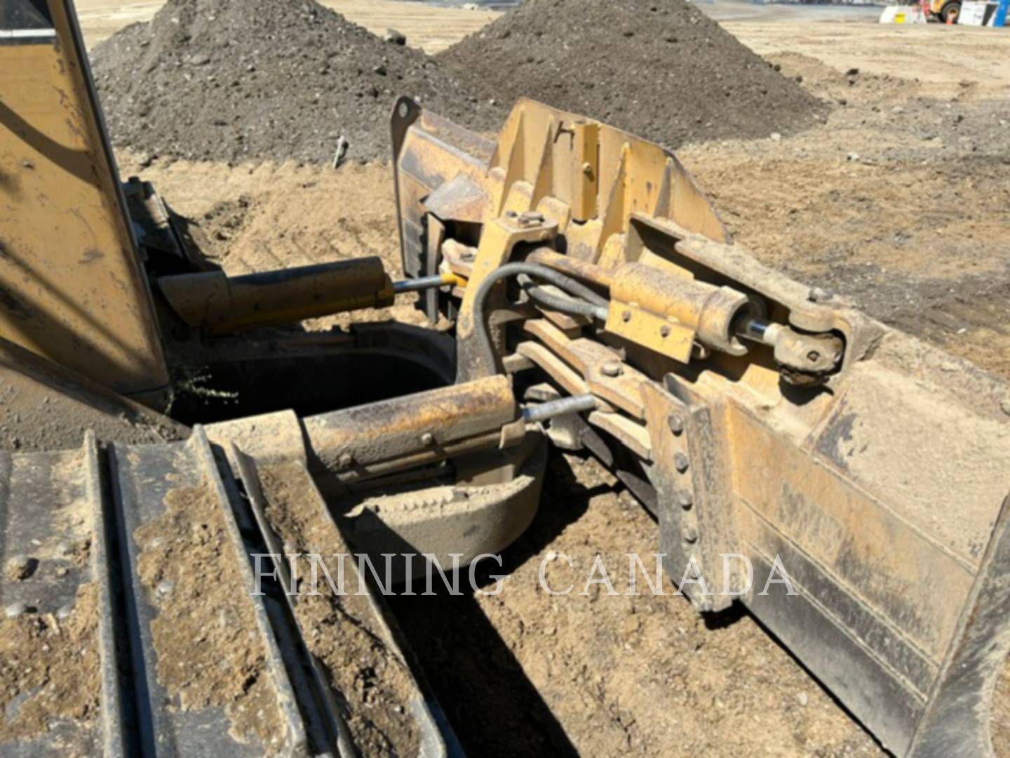 Caterpillar D4H III, 14688 hours, S/N: 9GJ00866, 1994 - Image 7