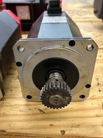 1.4 kW GE Fanuc #A06B-0128-B575 #7008, Alpha 6/3000 AC Servo Motor, 6 Nm Stall Torque, 114 Volts, 7.5 Amps - Image 2