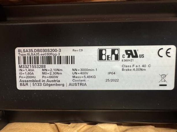 0.66 kW B & R #8LSA35.DB030S200-3, Synchronous Servo Motor, 2.1 Nm Torque, 400 Volts, 1.4 Amps, IP64, w/ Brake - Image 4