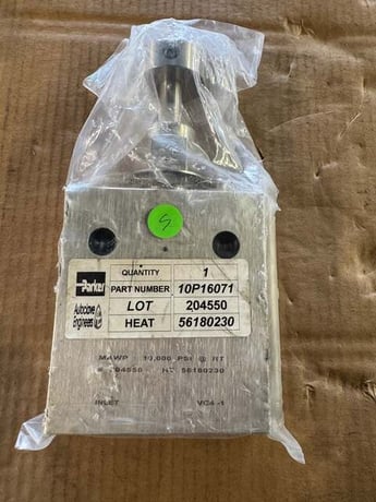 1" Parker Autoclave Engineers #10P16071, Pipe Needle Valve, 10,000 psi at Room Temperature - Image 2