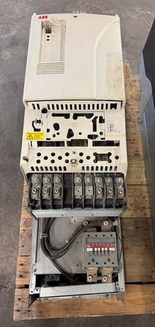 90 kW ABB #ACS800-U11-0120-5, acs800 regenerative line supply uni, w/ AE50-40 4 Pole Contactor - Image 2