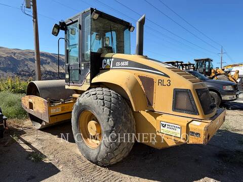 Caterpillar CS563E, Asphalt Paver, 8651 hours, S/N: NG003741, 2003 - Image 2