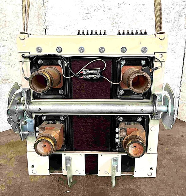 3000 Amps, General Electric #AK-2-75-3, DC circuit breaker, 250 Volts, Zero Hertz trip - Image 2