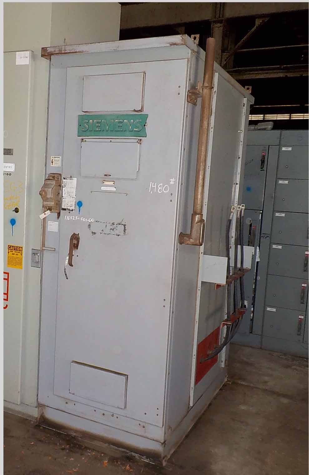 600 Amp. Siemens, non-fused load brake interrupter switch, 6900 Volts, outdoor - Image 1